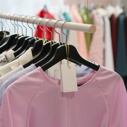 Bluzele XXL pentru femeile cu forme