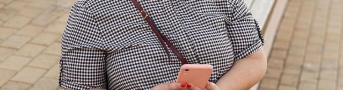 Idei de tinute XXL elegante pentru doamne in toamna lui 2023
