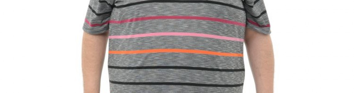 Tinuta masculina de serviciu: blugi, tricou si adidasi