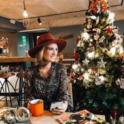 Tinute de scena si de petreceri